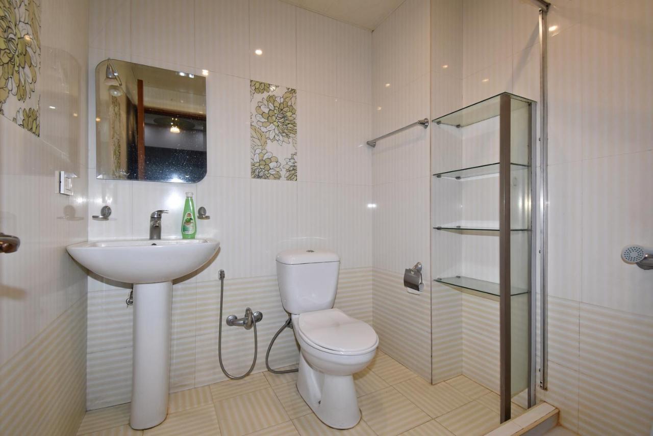 Armenak Apartment No 8, Abovyan Street Ереван Екстериор снимка